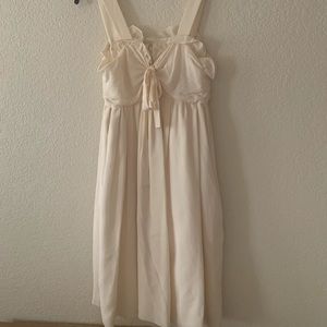 Elegant Chloé Cream Dress With Bow and Pockets